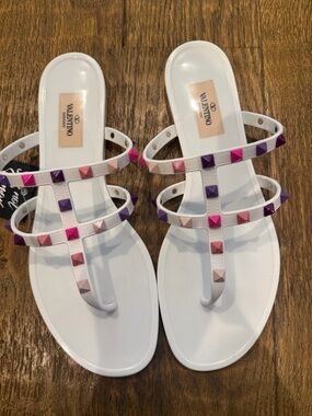 Brand new with tags-Valentino White Studded T-Strap Sandals - size 40
